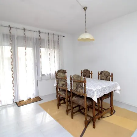 Apartamento Elez Pale