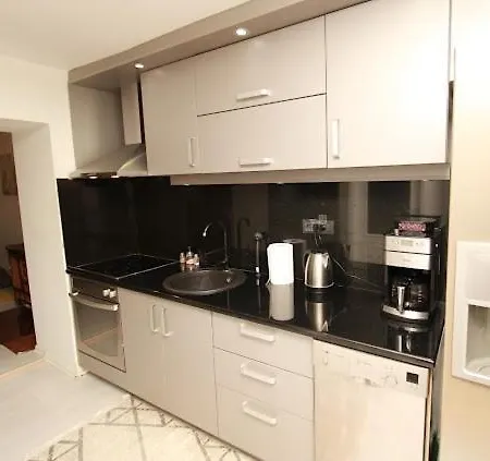 アパート Elez パレ